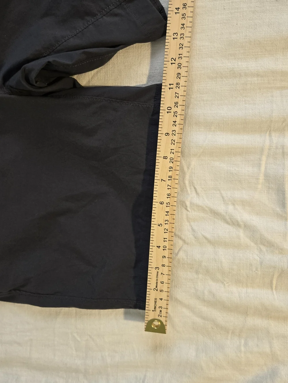 Men's Casual Gray Shorts - Classic Everyday Style Size 30